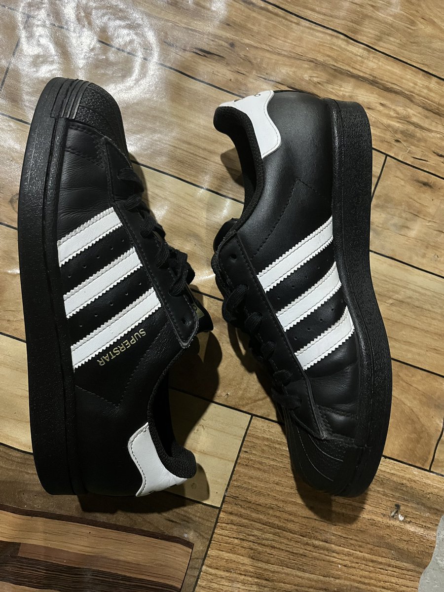 tx07zw's tweet photo. Adidas superstar 
ไซส์ 38  24 cm

  📍  1100 รวมส่ง

#รองเท้าผ้าใบมือสอง #ส่งต่อadidas #รองเท้ามือสองสภาพดี https://t.co/eTjRShIUSB