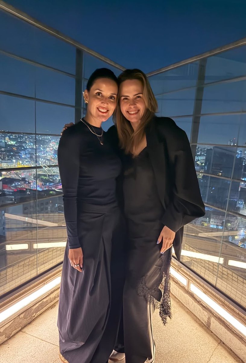renaultdaily's tweet photo. Novos registros de Ana Paula na noite de ontem (10) em Belo Horizonte ✨ https://t.co/M4RBeiTE4k