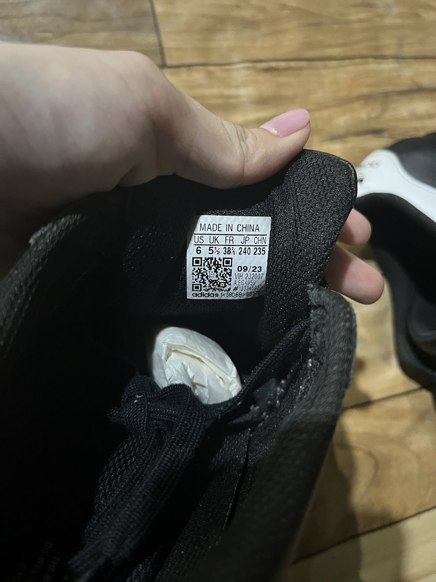tx07zw's tweet photo. Adidas superstar 
ไซส์ 38  24 cm

  📍  1100 รวมส่ง

#รองเท้าผ้าใบมือสอง #ส่งต่อadidas #รองเท้ามือสองสภาพดี https://t.co/eTjRShIUSB