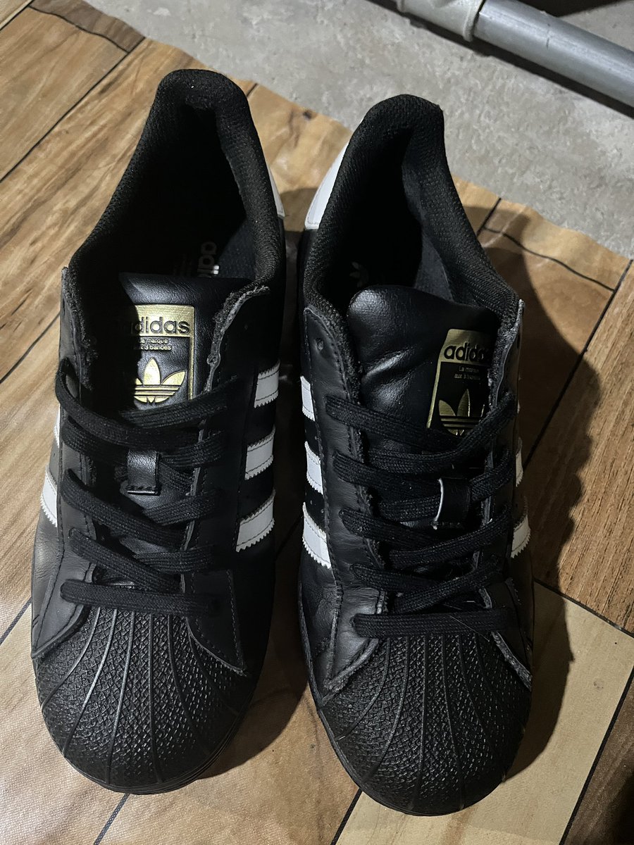 tx07zw's tweet photo. Adidas superstar 
ไซส์ 38  24 cm

  📍  1100 รวมส่ง

#รองเท้าผ้าใบมือสอง #ส่งต่อadidas #รองเท้ามือสองสภาพดี https://t.co/eTjRShIUSB