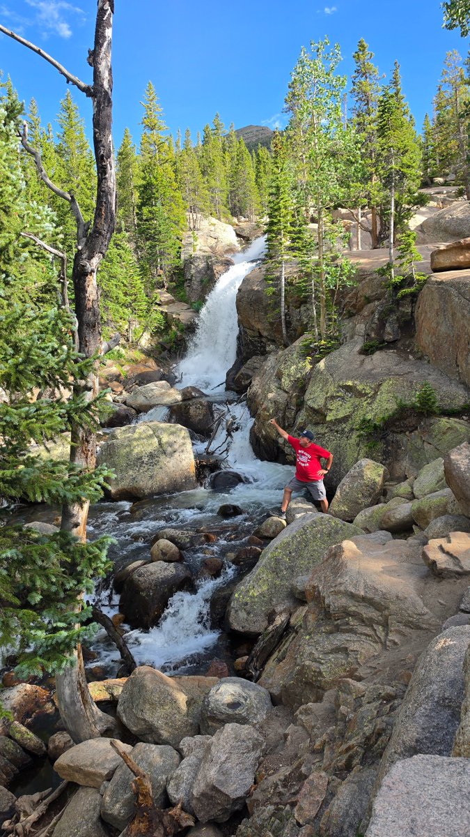 Toups_J's tweet photo. Four amazing #toupspose pictures from @RockyNPS
Headwaters of CO river. Overlook of Bear Lake valley. Alberta Falls. Summit by Alpine Vis Ctr. #GodBlessAmerica Rocky Mnt. Nat. Park #forthewin https://t.co/mJDmIS63Ms