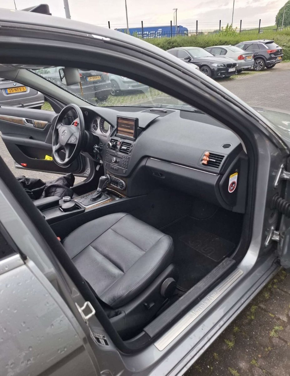 abdool_moh's tweet photo. Go to your search latest and paste “Foreign used c300” and see the prices. Then come back and send me a DM to seal this super clean C300 Mercedes Benz direct from Europe cleared & delivered to your house for around ₦8 million or you can buy it later in Nigeria for more than ₦11 million when I sell it to your car dealers. 👍🏽