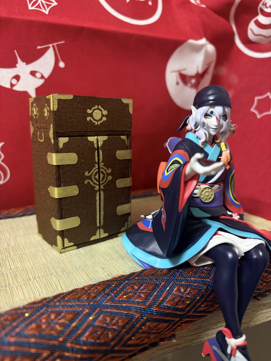 sanka_getu's tweet photo. 薬売りさんのヌーストのサイズに合わせたボンドロ収納付き背負子を作成しましたー！

ボンドロ収納してもしなくても可愛くできて嬉しい

#モノノ怪_FA
#モノノ怪芸術祭2_立体作品部門 https://t.co/nPqzIkDrHU