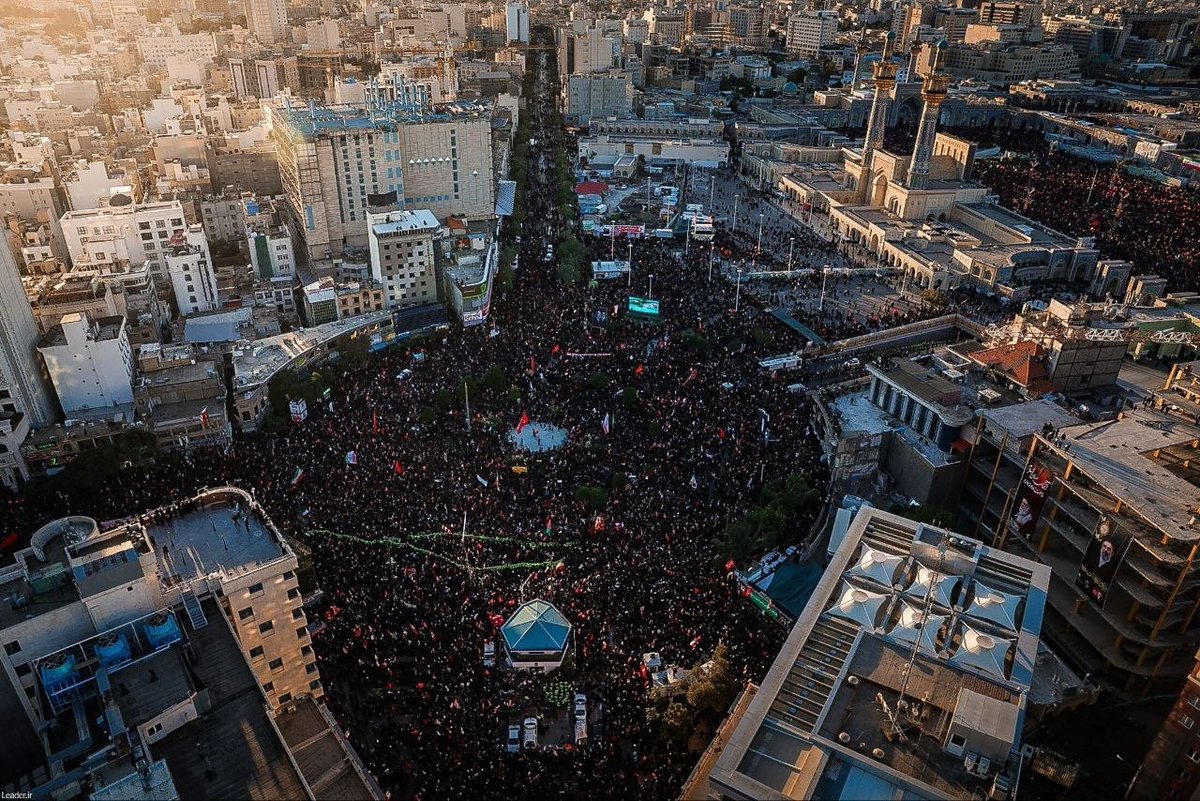 HamedHanif221's tweet photo. گاهی وداع یعنی پذیرفتن اینکه عشق، حتی پس از رفتن هم ادامه دارد...
#باید_برخاست
#وداع_علویان https://t.co/TWMAYIlUsi