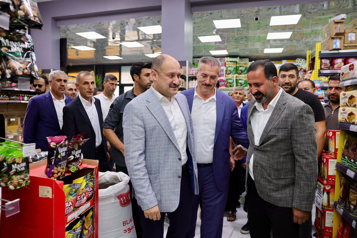 M__Karademir's tweet photo. Değerli dostlarımız İş İnsanı Kadri Demir ve kıymetli kardeşleri tarafından hayata geçirilen Siverek Gross Market 3.Şubesinin açılışına katıldık.İlçemize kazandırılan yeni yatırım; istihdama ve ekonomimize güç katmaktadır. Kendilerine hayırlı ve bereketli kazançlar diliyorum. https://t.co/eHSpYrucUO