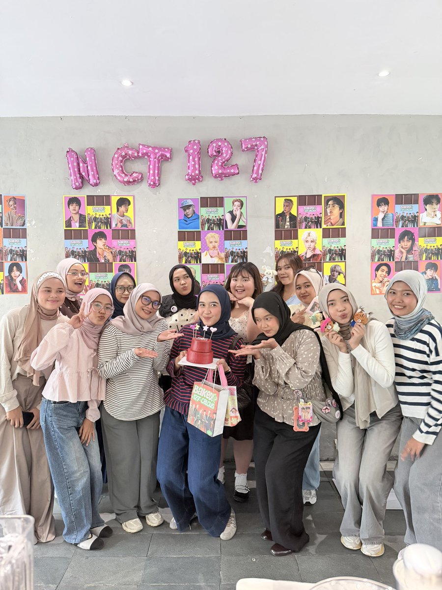 127affair's tweet photo. thank you to all chillzennies that coming to our event<3

we love to have you as our bakers!🩷🎂🍩

see yiu in next event!🫶🏻 https://t.co/lVwP71pdQX