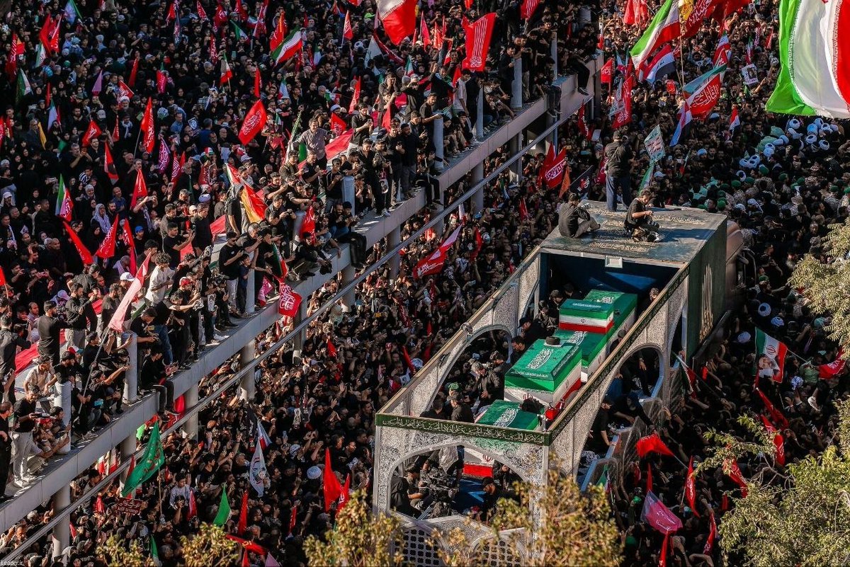 HamedHanif221's tweet photo. تو رفتی و دیدار روی ماهت برای من شد حسرت 
خدا به همراهت اولاد حیدر کرار 
#باید_برخاست
#وداع_علویان https://t.co/4RntFHsXB9