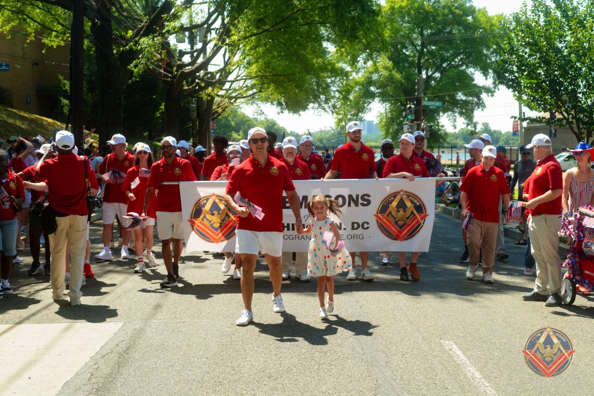 DCGrandLodge's tweet photo. A lovely moment from the Palisades Fourth of July Parade: our Grand Master, his family, and the mayor of Washington, D.C., celebrating America's 250th anniversary. May we answer the call to inspire future generations through lives of public service and civic engagement. https://t.co/lwtpCEOFn2
