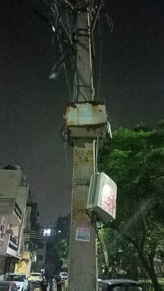 3333Vjthakur's tweet photo. @tatapower_ddl  there is sparking on the pole causing fire, please do the needful asap before any mishappening https://t.co/xjNx3H7s9w