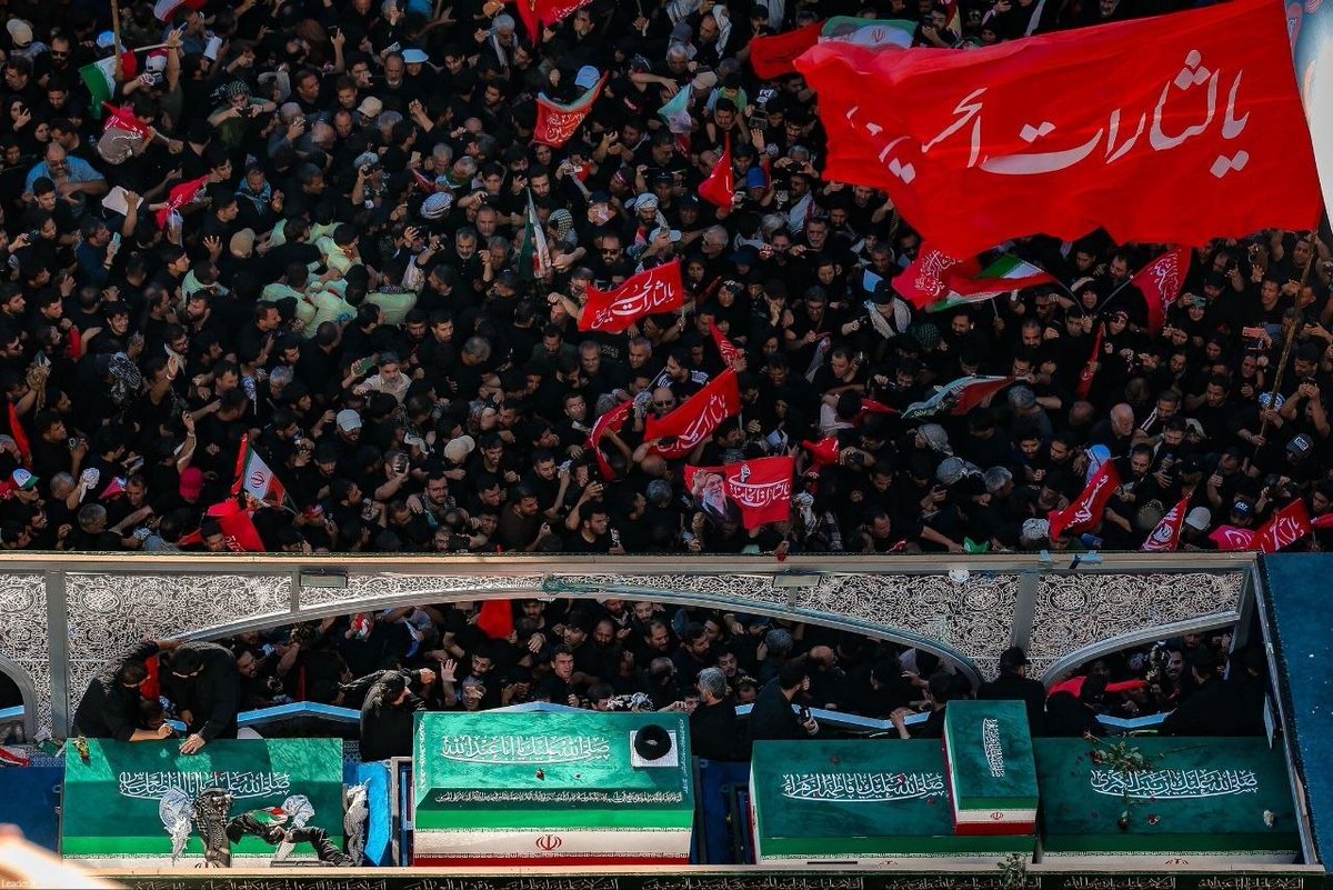 HamedHanif221's tweet photo. خندان چو برق رفتی، حیران چو ابر ماندم 
دیدم که برنگشتی، ناچار گریه کردم 
خداحافظ ای دا.غ بر دل نشسته
#باید_برخاست
#وداع_علویان https://t.co/rzah5sfYEV
