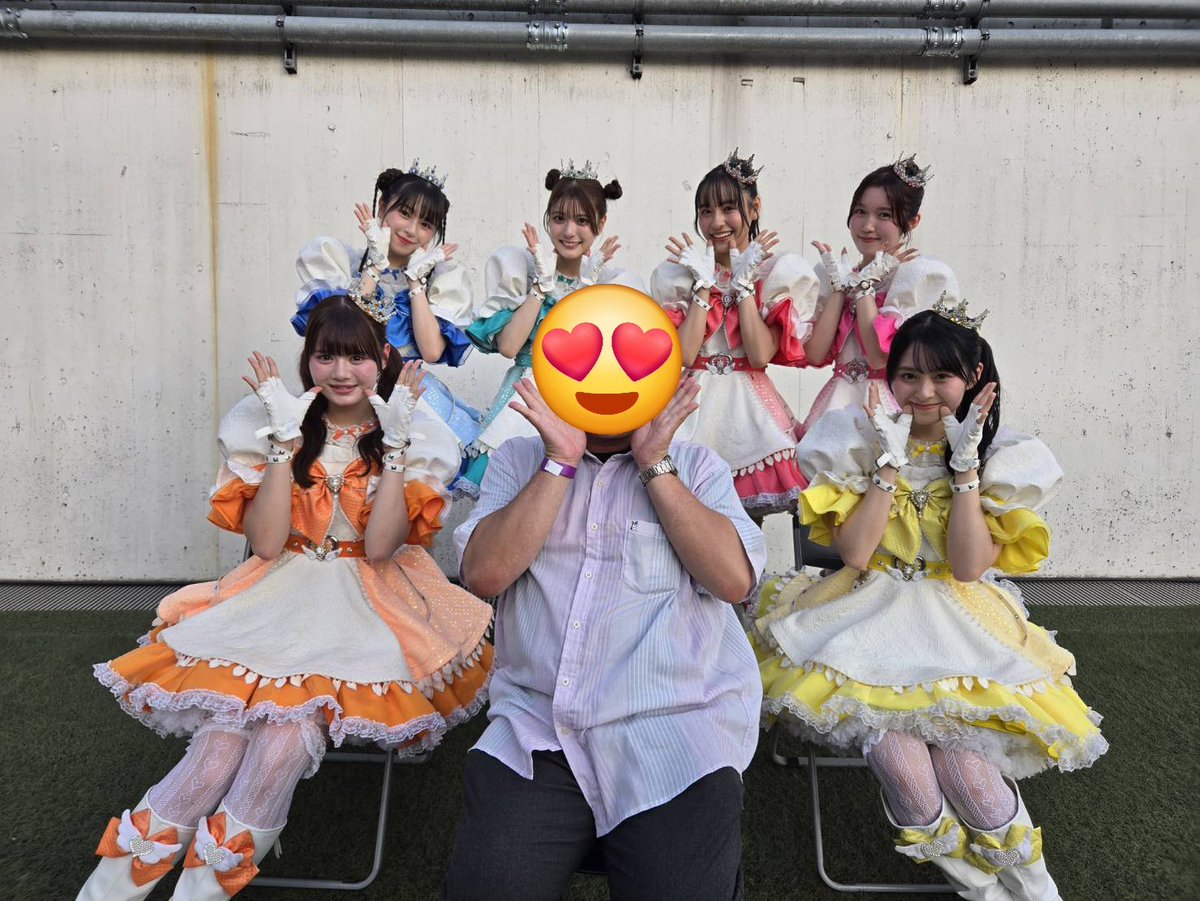 chieburashika4's tweet photo. 2026年7月11日『Angel Summer vol.3』

ウーパールーパーのポーズでクループショット😊

えびちゅうのカバーは｢えびチリ、はじめました｣だと思い込んでいたので、｢YELL｣がきたときは驚きました😄
ストアンの｢YELL ｣素晴らしかったです🥰

#StraightAngeli #ストアン
#ストアンに届け https://t.co/cNiFOrXfoj