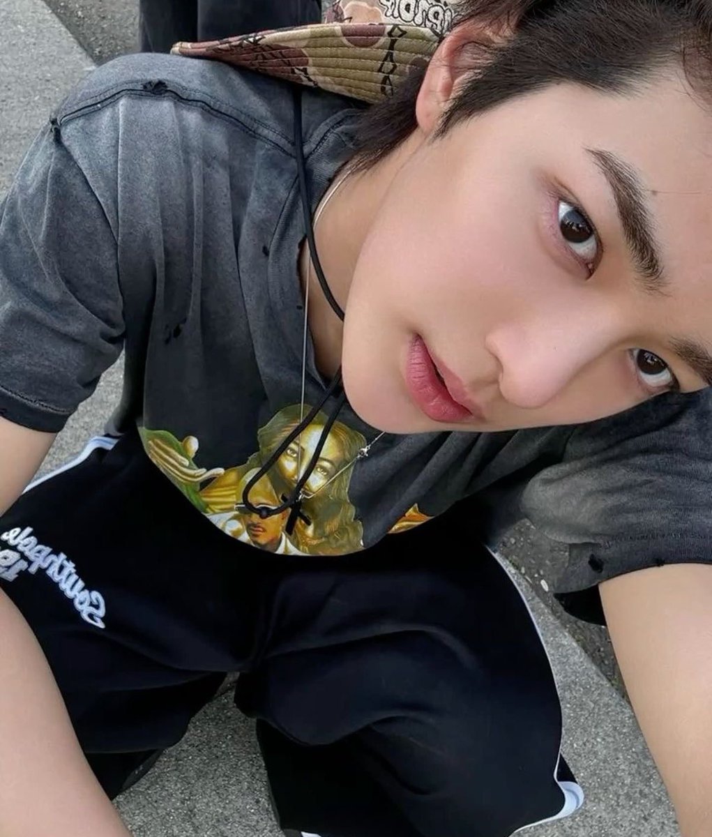 rhdrnsustod's tweet photo. 거노가 씹알파메일얼굴로 자기잘생긴거안다는듯이 셀카찍어줄때 나 좀 부끄러워지는듯 https://t.co/fi2MruCsNF