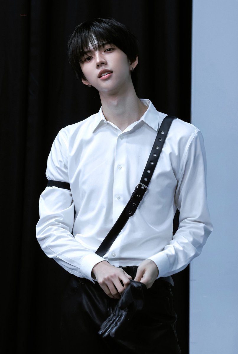 bread020827's tweet photo. 260711

🙊🖤

#AMPERSANDONE #앰퍼샌드원 #브라이언 #BRIAN #何廷威 https://t.co/MD9i9w1JpH