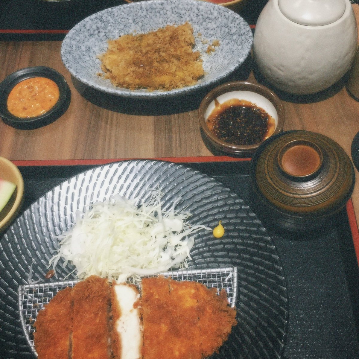 heartapestry's tweet photo. yabu+coffee catch up w friends 🥢☕️

#lifetwt https://t.co/ZPiSDQdc3a