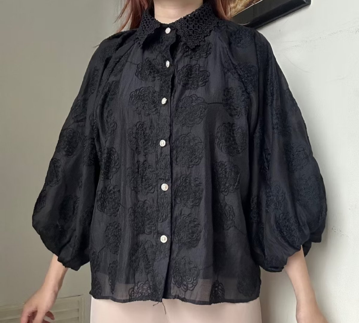 kaaaayld's tweet photo. GUYSS LIAT INI‼️😜 
aku nemuin blouse cantik lagi huhu buruan cek deh koleksinya siapa tau kalian ada yg tertarik soalnya cakep cakep bngett ga bohong 👉👈😭😭
🛒 : https://t.co/4j4iyHrt7l https://t.co/zHFxiJG0jI