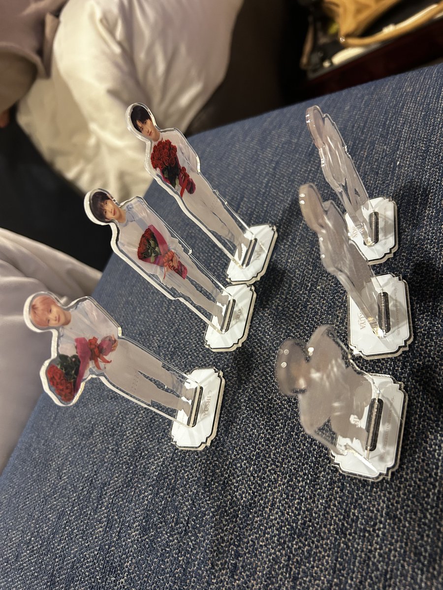 4sifour's tweet photo. ウィシのペンミのアクスタ本当におもしろいwwwww https://t.co/u55dgmmBSx