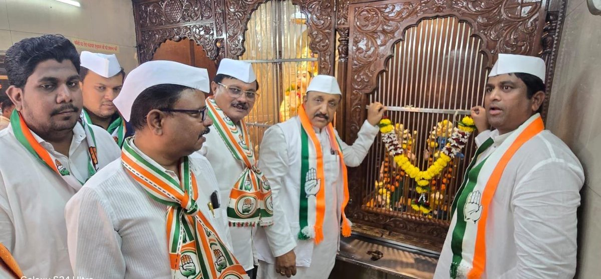 NarendraBansode's tweet photo. "राम नाम जपणा पराया माल अपना" हेच भाजप चे धोरण-गोपाल तिवारी.
पिंपरी चिंचवड येथील एम्पायर इस्टेट पुलाखालील श्री.राम,श्री.हनुमान,श्री.महादेव आणि शनीमंदिर संयुक्तपणे असलेल्या ठिकाणी आज शहर काँग्रेसकडून रघुपति राघव राजाराम सत्याग्रह आंदोलन करण्यात आले
@INCHarshsapkal @INCMaharashtra https://t.co/6VIIZmvz1z