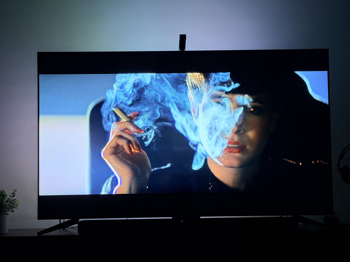 jacobferrer23's tweet photo. Both Blade Runner films are truly astonishing to look at on the 4k player 😮 https://t.co/QSeSEdKwMd