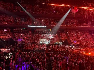 lusiwonii179's tweet photo. This is what genuine demand looks like, 16,000+ fans filled the venue, and tickets sold out within seconds of going on sale. The atmosphere was absolutely electric, proof of just how much love and support surrounds Lusi, and it was just 1st day of the Macau Concert...🔥
ZHAO LUSI STAY ROMANTIC
#StayRomanticMacauD1
#ZhaoLusi #赵露思 #RosyZhao