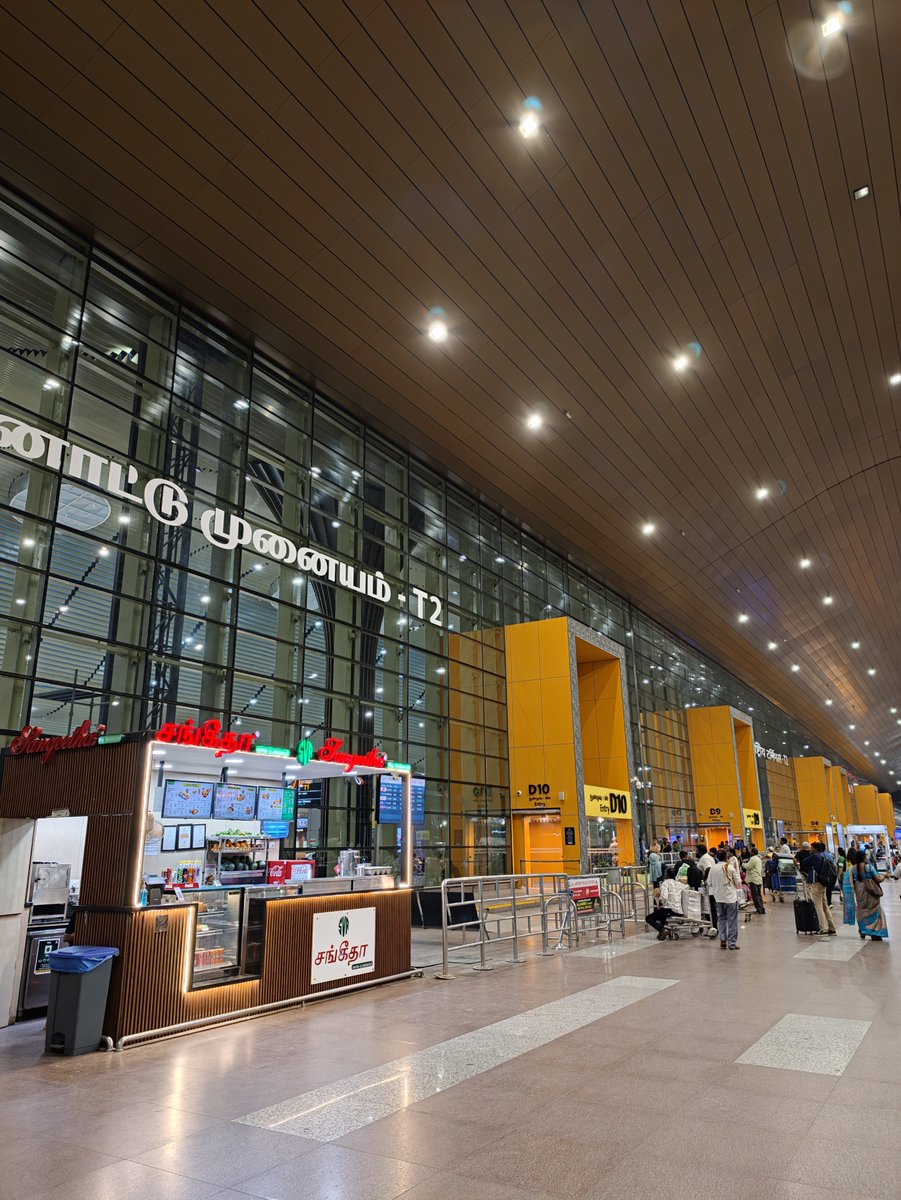 yskanth's tweet photo. From washrooms to parking, from waiting lounges to cab services... 

Everything disappoints, 
Chennai Airport ✈️✈️✈️ https://t.co/tnC3OrSiM4