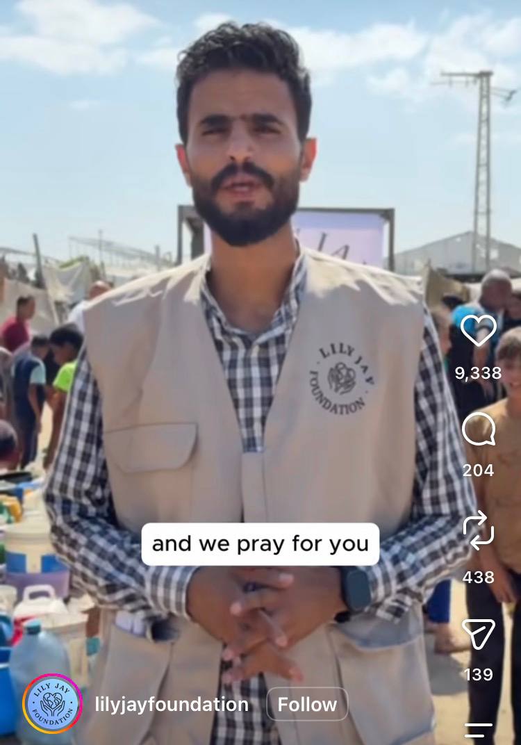 khyberoid's tweet photo. @lilyjayofficial Why do you keep swapping the logo on the actual real workers vests?That’s cooked! Did you actually think that Muslims were stupid enough to believe the AI? Give credit where it’s due &amp; it ain’t to YOU. https://t.co/E3sXnWbpvz