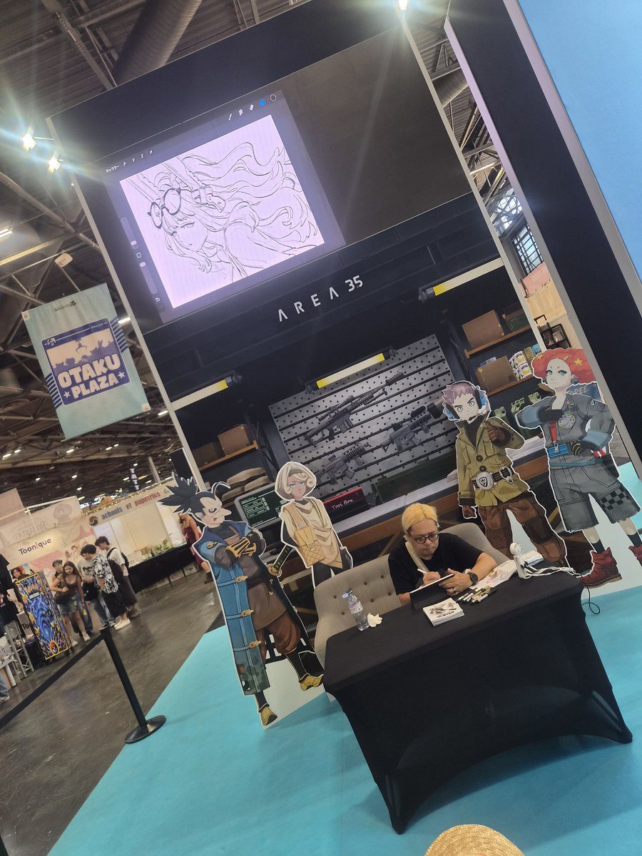 BDPHILOU's tweet photo. Rencontre super sympa avec l’équipe du jeu vidéo #TinyMetalZeroLine @area35jp #steam à la #JapanExpo. Avec un dessin live de Yusuke Kozaki notamment illustrateur des jeux #FireEmblem et #PokemonGo! 🤩 Merci à toute l’équipe pour la rencontre et pour la superbe dédicace! 🤩🤩🤩🤩 https://t.co/dE62DjGywI