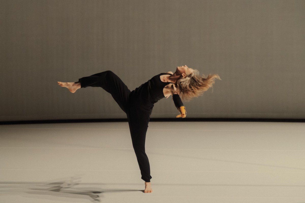 LincolnCenter's tweet photo. Take a look back at TORDRE by Rachid Ouramdane, presented at the inaugural Lincoln Center Contemporary Dance Festival! Presented as part of the Pasculano Collaborative for Contemporary Dance, with the support of Dance Reflections by Van Cleef &amp; Arpels.

📸: Lawrence Sumulong https://t.co/0Kr6yNsfDd
