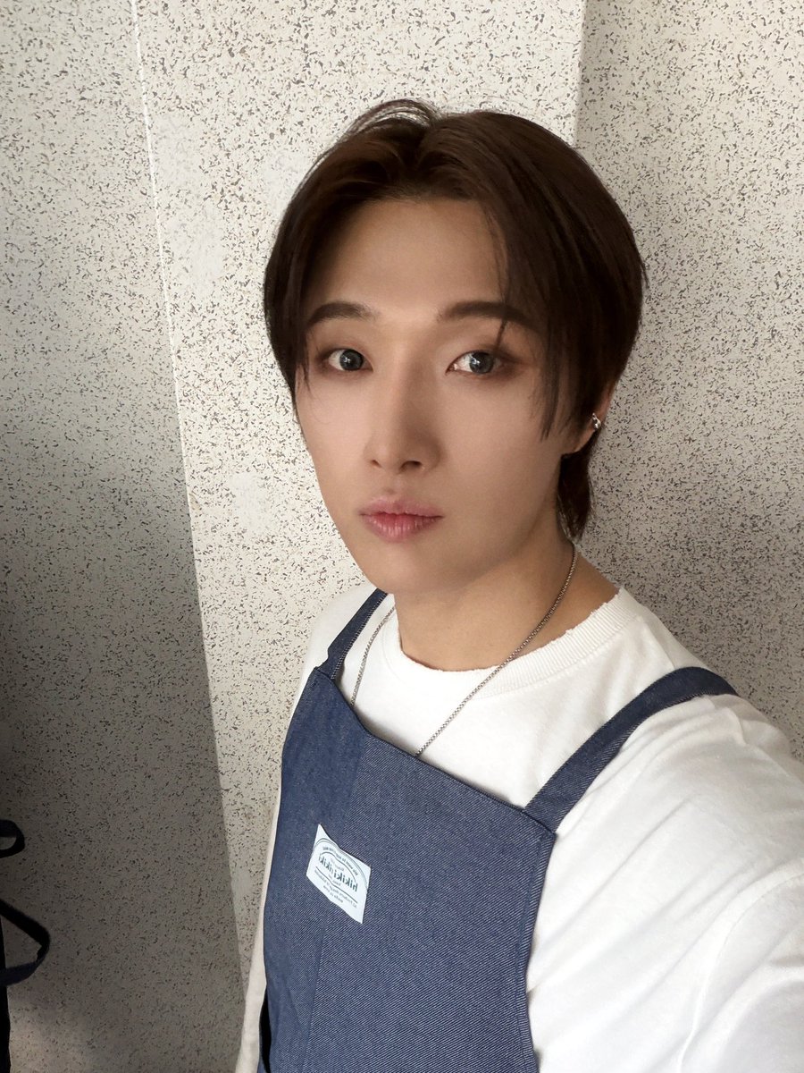 OmegaX_members's tweet photo. [#OX]

오늘은 카페 알바😆

#OMEGA_X #오메가엑스
#재한 #JAEHAN https://t.co/z4Q0ZdJFPB
