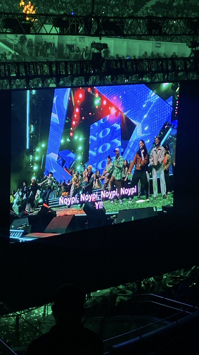 dodongwook's tweet photo. OMG THEY ALL JOINE DURING VISA 

SB19 HEADLINES OPM CON
@SB19Official #SB19
#SB19ForAllGenerations https://t.co/A5Eh16nrYp