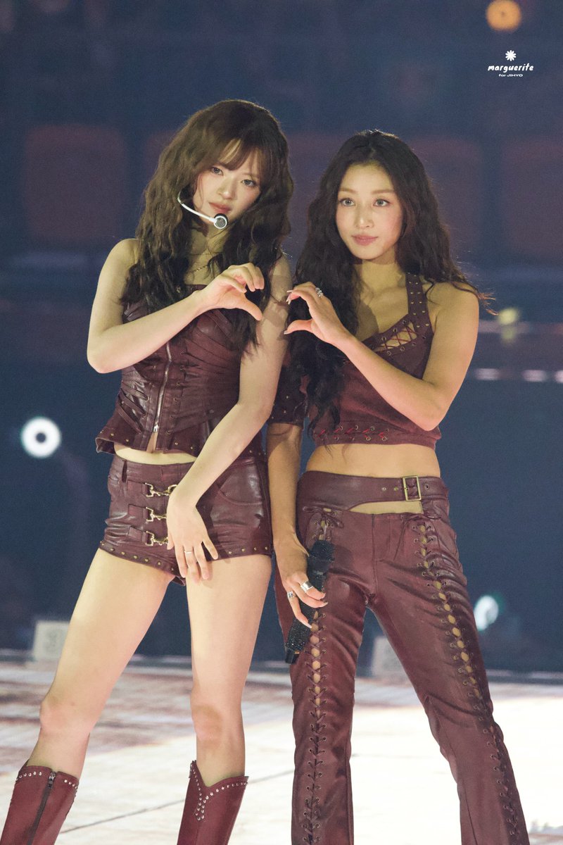 zyo21gyi's tweet photo. 260711 
THIS IS FOR FINALE 

UJB 하트

#TWICE #트와이스 
#정연 #JEONGYEON #ジョンヨン
#지효 #JIHYO #ジヒョ https://t.co/ErxSLnNE3G