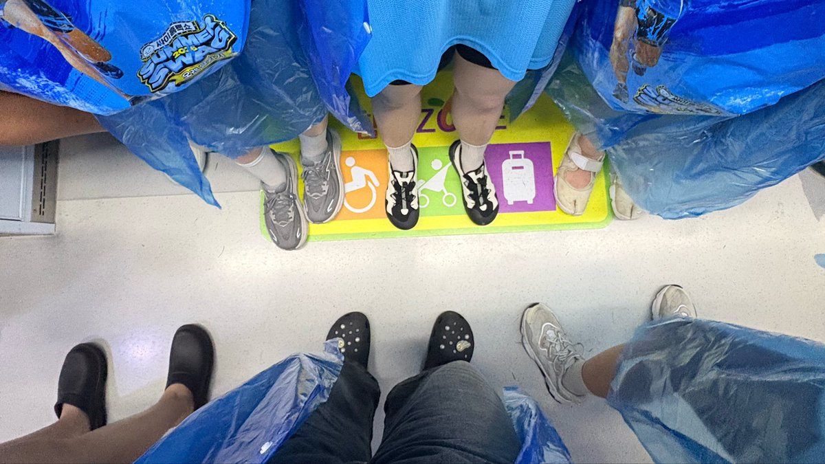 imyourtton's tweet photo. 흠뻑쇼 다녀왓구요.... 코르티스콘서트 지정석예매하길너무너무잘햇따라는 생각뿐🧎‍♀️💕 https://t.co/dJaYhXP8BV