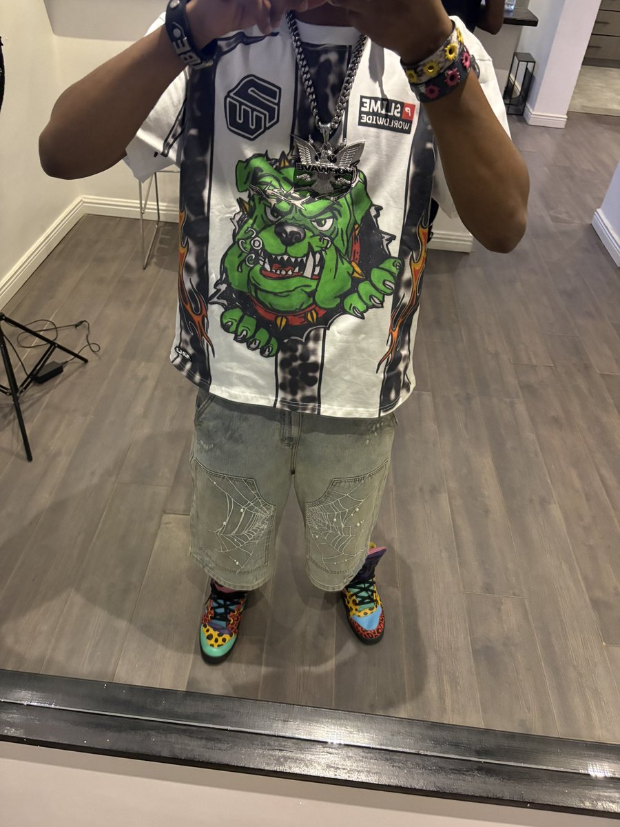 mikeymillyy tweet picture