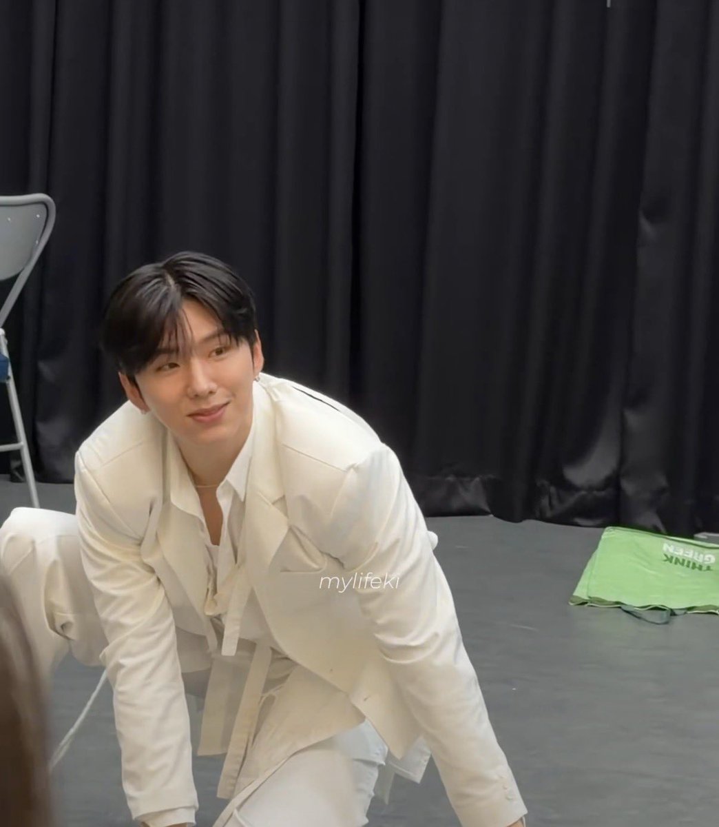 MX_yoomon's tweet photo. 여자들아 얼른 나를 칭찬해라의 눈빛 https://t.co/tDYvT6pY6x