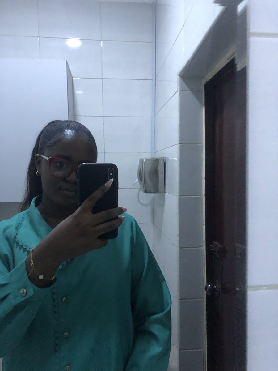 OBoluwasefe's tweet photo. Here https://t.co/4ucXsMj8zV