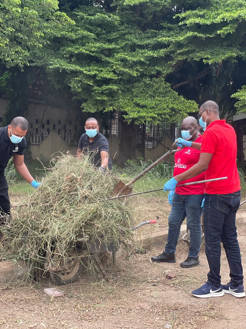 TelecelGhana's tweet photo. Team Telecel joined the National General Cleaning Exercise to help clear public spaces and support a nationwide effort that reinforces the importance of environmental responsibility and collective action. https://t.co/yHxYzS4dt9