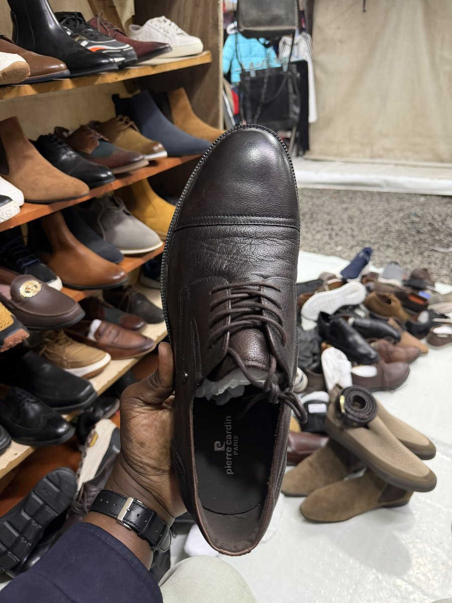Moha001_Onyango's tweet photo. Saturdays are for visiting my Kamba shoe plug in the CBD. Cheki Mali 🔥 https://t.co/U0geEhjUKM