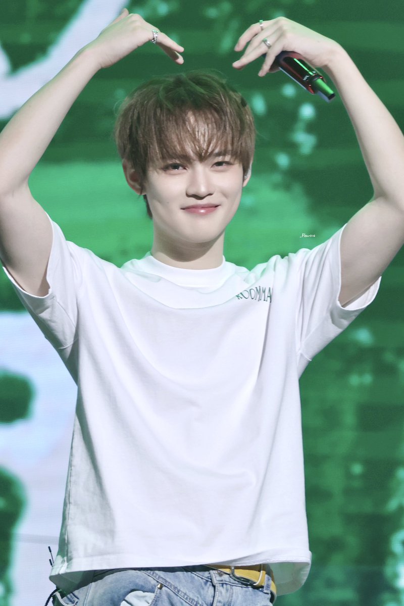 _Fleur1122's tweet photo. 260711  🫶🏻

#천러 #辰乐 #CHENLE #NCTDREAM https://t.co/tNz9kI807d