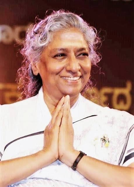 SriniMaama16's tweet photo. Janaki Amma passes away! 😔💔 One of my favourite female singers of all time. Hardly a day goes by without listening to an S.Janaki-SPB melody. Continue your beautiful duets with SPB in heaven. Thank you for a lifetime of unforgettable music! RIP, Queen!🌹🎶 https://t.co/uWy13MSMgq