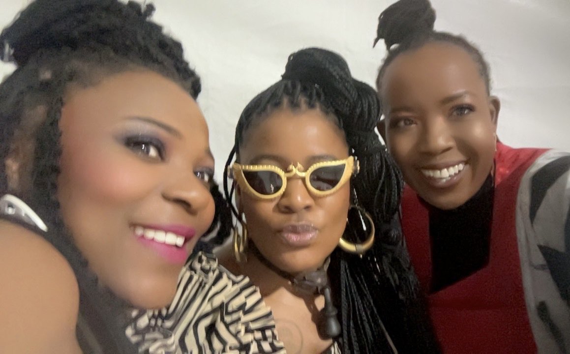 NtsikiMazwaiMedia tweet media