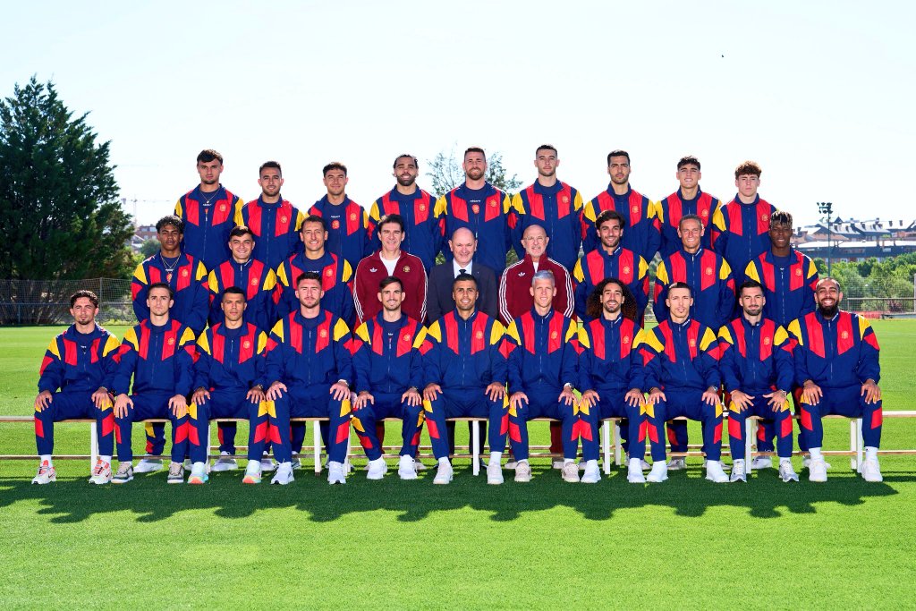 IvaanBlanco26's tweet photo. España desde que cayó en el Mundial de Qatar:

- En 2023 ganó la Nations League ganándole en la Final a Croacia en la tanda de penaltis.

- En 2024 ganó la Eurocopa ganando los 7 partidos del torneo y ganando a Inglaterra la Final.

- En 2025 fue subcampeona de la Nations League perdiendo la final en penaltis ante Portugal.

- En 2026 de momento está en Semifinales del Mundial donde jugará contra Francia.

El balance de los últimos 4 torneos es:

- Campeones de la Eurocopa (2024).
- Campeones de la Nations League (2023).
- Subcampeones de la Nations League (2025).
- Semifinalistas del Mundial (2026).

Esto es una auténtica LOCURA.