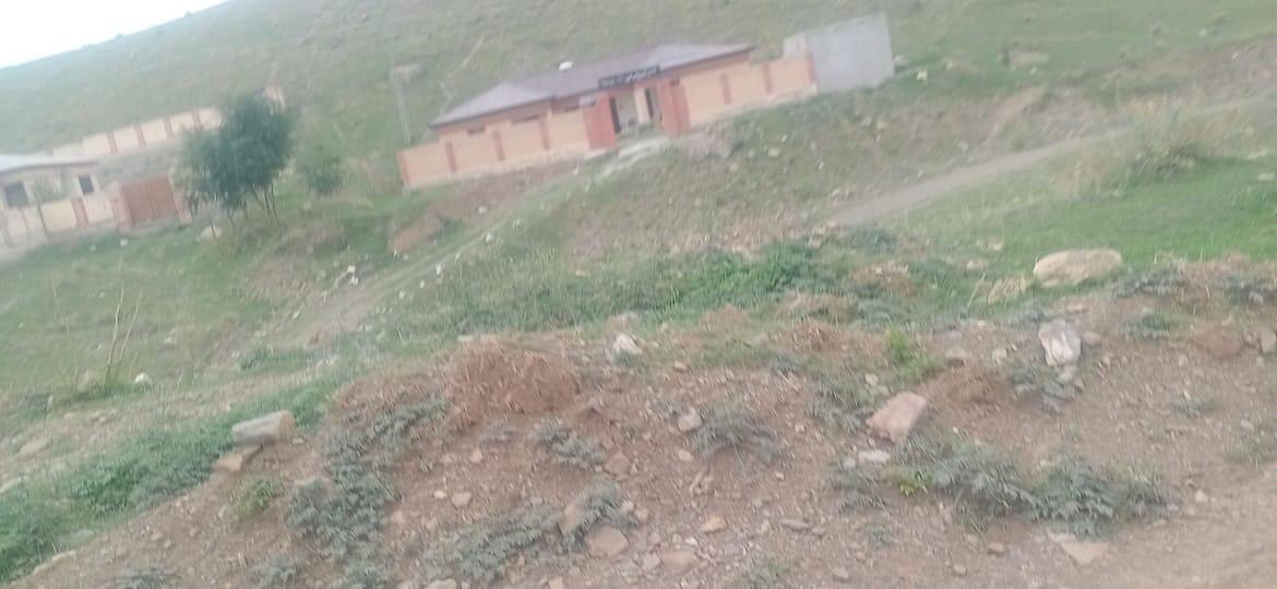 ZardanSi's tweet photo. This is the reality of the Afghan Taliban-backed TTP terrorists.

They spread propaganda whenever Pakistan strikes terror camps inside Afghanistan, yet continue targeting civilians in Pakistan.

1 person martyred, 2 children injured in a TTP quadcopter attack in South Waziristan. https://t.co/51ubMCXxcs