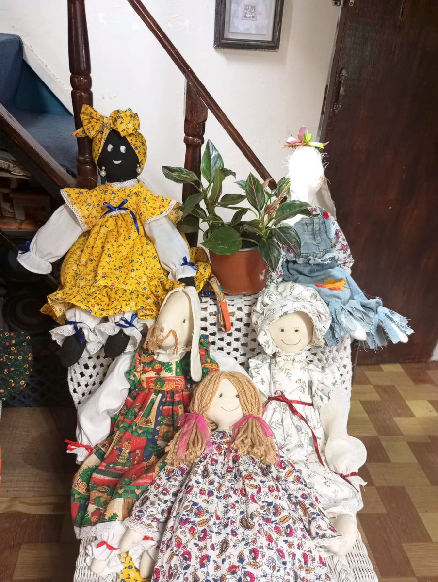 ithavee's tweet photo. Muñecas Country hechos por mi Mamá en $40 y Osos típicos estilizados en $22. Envío por Transporte Fergunson o Uno Xpress. Agradezco compartir! https://t.co/oXcX5ZMEJV