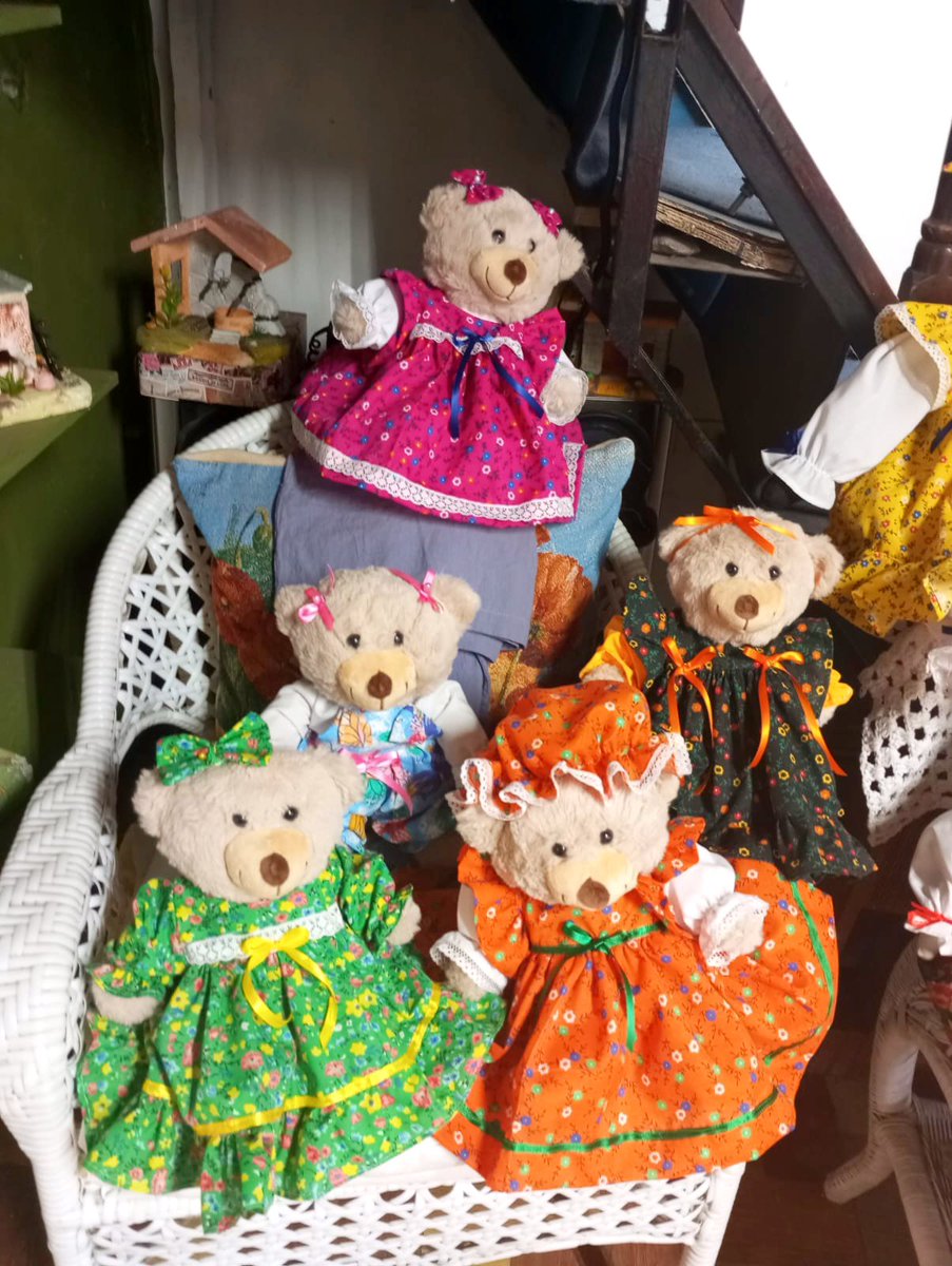 ithavee's tweet photo. Muñecas Country hechos por mi Mamá en $40 y Osos típicos estilizados en $22. Envío por Transporte Fergunson o Uno Xpress. Agradezco compartir! https://t.co/oXcX5ZMEJV