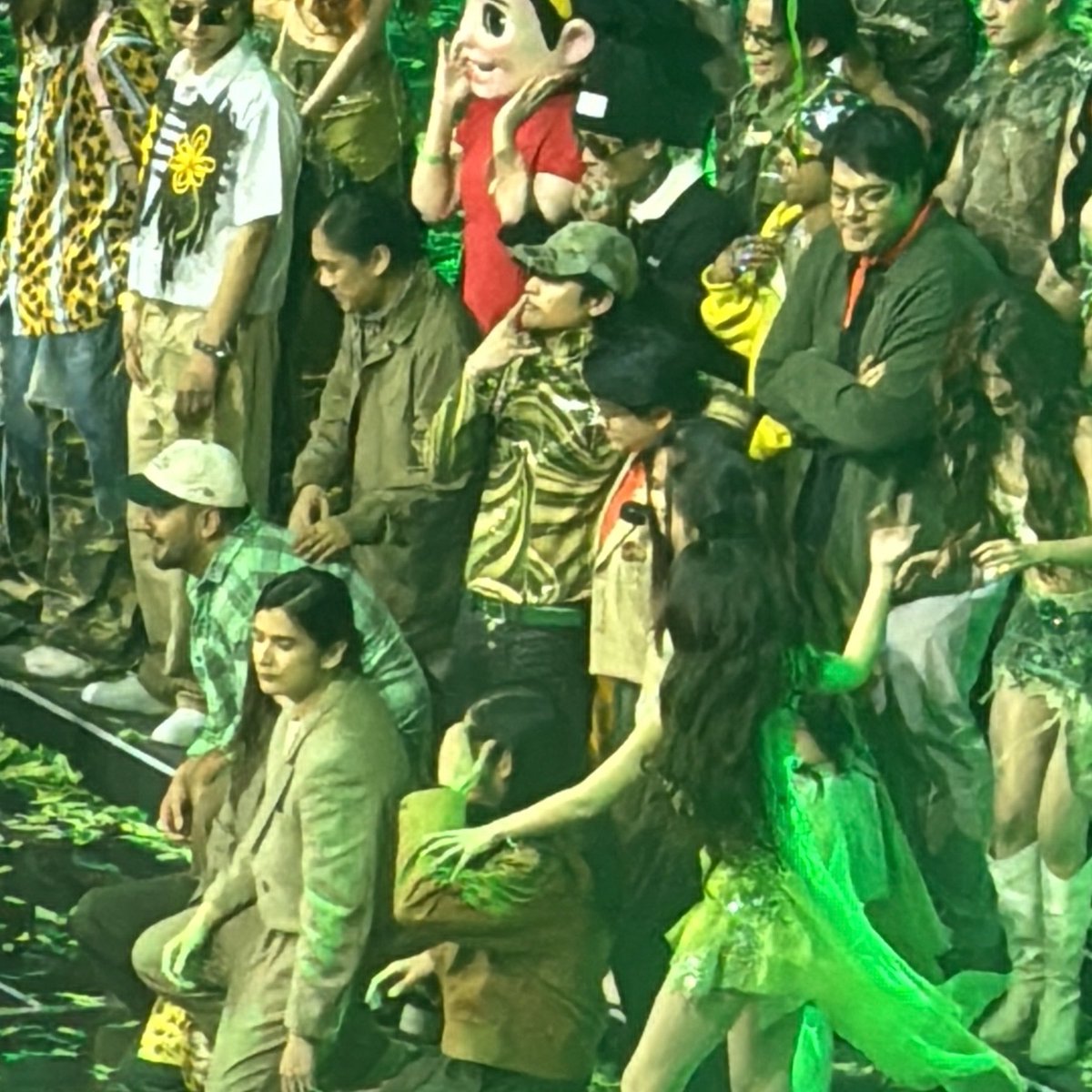 intosb19ken's tweet photo. cute cute talaga ni ken pagkasama niya ben&amp;ben🥹🤍

SB19 HEADLINES OPM CON
@SB19Official #SB19
#SB19ForAllGenerations https://t.co/hCyIYLlxhr