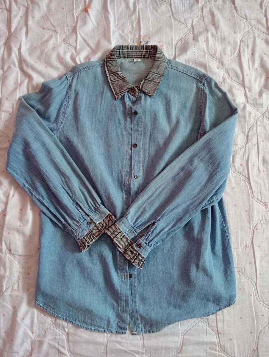 Jinnenen's tweet photo. เชิ้ตยีนส์ ข้อมือระบาย อกไม่เกิน 36 กะลังดีค่า💙✨
🛍️ ราคา 60 บาท รส
*ในกล้องสีอาจจะซีดไปนิดนึงนะคะ🥹
#ส่งต่อเสื้อยีนส์ #ส่งต่อเชิ้ตยีนส์ #ส่งต่อยีนส์ #ส่งต่อเสื้อผ้ามือสอง #ส่งต่อเสื้อผ้า #ส่งต่อเสื้อผ้ามือสองราคาถูก #ส่งต่อเสื้อแขนยาว https://t.co/ErBNBs4sHl