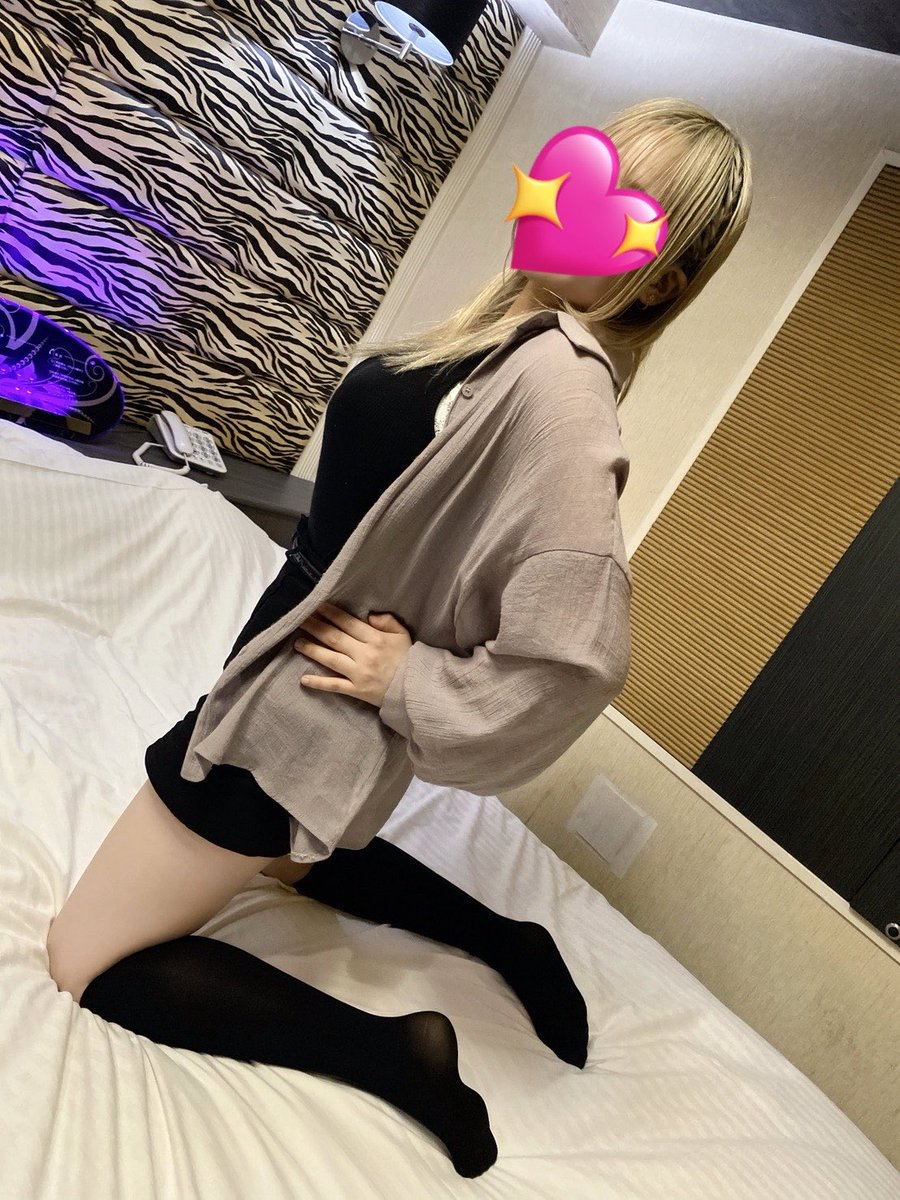 2DVGD2D_444's tweet photo. はるか☘️ちゃんと待ち合わせ😻

幽閉されとる時✉️
👩🏻‍🦰リプったんで約束忘れたらあか〜ん
🥷🏻え？
👩🏻‍🦰マジやから〜
リプ確認👀
🥷🏻ホンマやー
👩🏻‍🦰ってことで
🥷🏻ここ出てからでも良き？
👩🏻‍🦰ええですよ

解放後✉️
🥷🏻約束を果たそう✌🏻
👩🏻‍🦰かくかくしかじか
🥷🏻かくかくしかじか

って待ち合わせに漕ぎつけるん

📿 https://t.co/eSdYY6Dqcd
