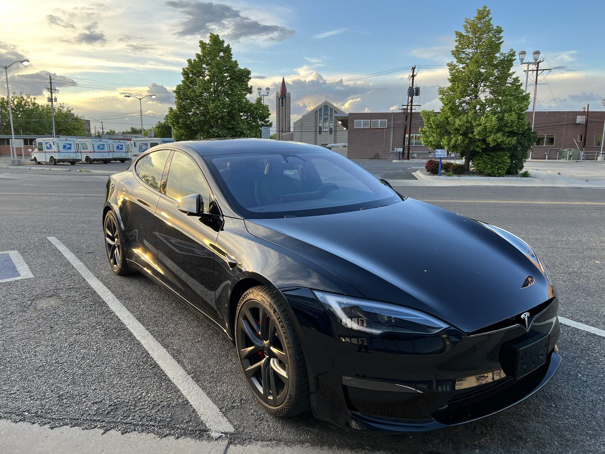 m4lumm's tweet photo. @gigafactories Happy to be an owner of the S Plaid before this happened. It is the most beautiful Tesla in the fleet. Sad to see it go. https://t.co/DBedlCaaw7