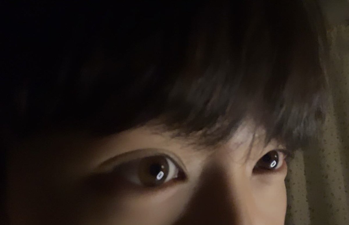 Fa08_ll's tweet photo. 我的眼睛真的好好看 https://t.co/oJfkkObpka