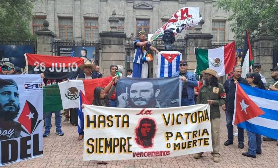 nacional_memes's tweet photo. 🚫 Defienden a Putin.
🚫 Romantizan la dictadura cubana.
🚫 Justifican el terror de las guerrillas.
🚫 Aplauden la tragedia socialista 
🚫 Dieron fé que las elecciones en Venezuela eran transparentes

¿ahora nos quieren dar lecciones de democracia? 🤡 jajajajajajajajaja 🐺 https://t.co/k0cqLv5gwN