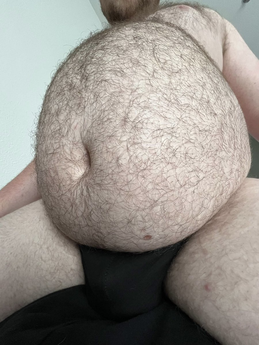 HuskyBurpz's tweet photo. Holy fuck..😵‍💫

My gut has just fully engulfed my underwear straps… yet… I’m still starving somehow~ https://t.co/5Iprl1xA8M